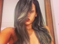 25-летняя Рианна стала седой