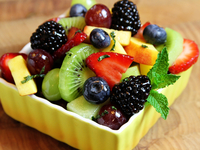 Фруктовые салаты: ТОП-5 летних рецептов