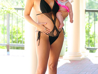 Беременные звезды в бикини (ФОТО)