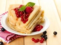 Блюда из красной смородины: Три летних рецепта