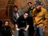 Bloodhound Gang извинились за инцидент с флагом России на концерте в Одессе