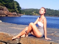 Оля Фреймут показала фигуру в купальнике