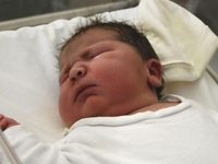 40-летняя женщина родила ребенка-гиганта (ФОТО)