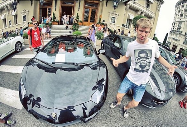 Иван Дорн с друзьями отрывается в Монако (ФОТО)