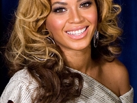 Прическа Бейонсе: Длинные волосы или боб?