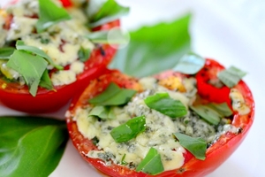 Как приготовить запеченные помидоры с сыром (ВИДЕО)