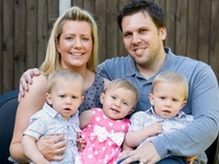 Еда из Макдональдса помогла бесплодной женщине родить тройню