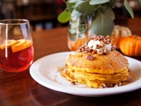 Тыквенные оладьи на завтрак: Три вкусные идеи