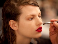 Блог бьюти-редактора Vogue: Три модных способа накрасить губы