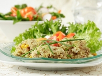 Рисовый салат с кукурузой