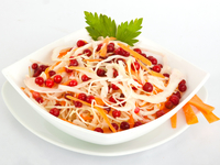 Квашеная капуста с клюквой и морковью