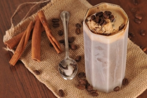 Как приготовить коктейль Бискотти (ВИДЕО)