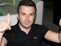 Ведущий шоу Холостяк: Мужчина должен оставаться мужчиной