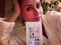 Звезды, которые успели купить iPhone 5S