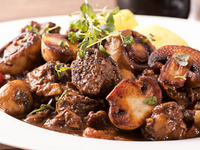 Мясо с грибами: ТОП-5 рецептов