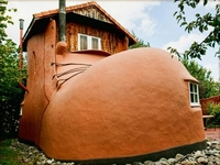 Самые экзотические места для ночлега: Башмак, вагон, подъемный кран