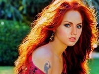 МакSим спела об инопланетянах и сняла в клипе летающую тарелку (ВИДЕО)