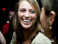 Как поднять себе настроение: 10 причин улыбнуться