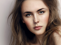 Vogue Fashion’s Night Out: Макияж без единого прикосновения к лицу