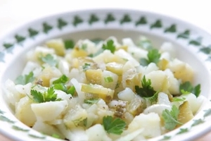 Как приготовить картофельный салат (ВИДЕО)