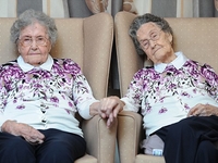 Два века на двоих: Близнецы отпраздновали столетний юбилей