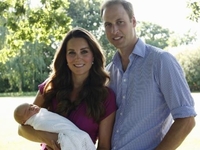 Архивные ФОТО: Как крестят королевских детей