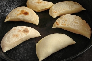 Как приготовить жареные пирожки с мясом (ВИДЕО)