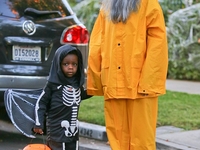 ФОТО дня: Сандра Баллок перевоплотилась в бородатого мужчину