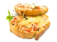 Гренки с помидорами и сыром