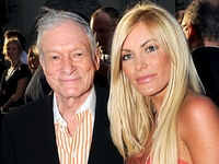 Молодая жена 87-летнего Хью Хефнера сняла откровенный клип (ВИДЕО)