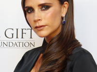 Виктория Бекхэм: Что в косметичке у иконы стиля?