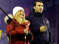 Невеста Владимира Кличко вышла на Евромайдан: Вы, украинцы, молодцы