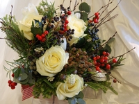 Как сделать зимнюю цветочную композицию (ВИДЕО)