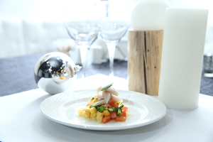 Салат из норвежской сельди, манго и ананаса