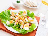 Новогодние салаты из крабовых палочек: ТОП-5 рецептов