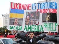 Украинский журналист рассказал звездам на Золотом глобусе о Евромайдане