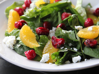 Зимний салат с апельсинами и клюквой