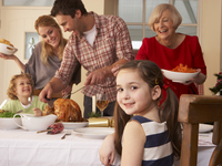 Семейные традиции: Как вырастить счастливого ребенка