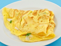 Омлет с сыром: Три вкусные идеи