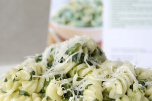 Как приготовить пасту с рикоттой и шпинатом (ВИДЕО)