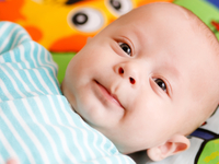 Второй месяц жизни ребенка: Навыки и развитие