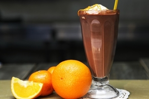 Как приготовить горячий шоколад с апельсином и зефиром (ВИДЕО)