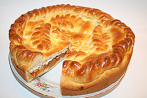 Как приготовить дрожжевой пирог с яблоками и курагой (ВИДЕО)