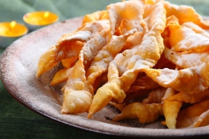 Как приготовить сладкий хворост (видео)