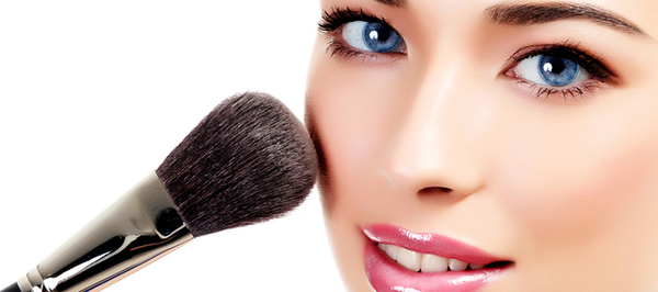 Закрепляем макияж: Как правильно наносить пудру