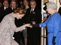 Елизавета II устроила прием для представителей британского кино