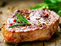 Рецепты стейков к 23 февраля: Три вкусные идеи