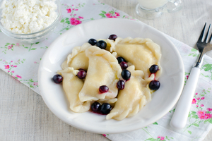 Как приготовить сладкие вареники с творогом (ВИДЕО)