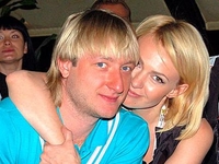 Фигуриста Евгения Плющенко прооперируют в прямом эфире