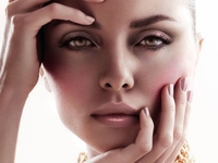 Желтые ногти: Как решить проблему